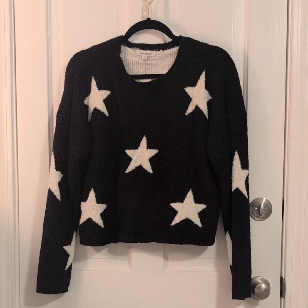 Francesca's Collections Black and White Star Sweater